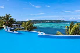 Infinity pool gallery image 2